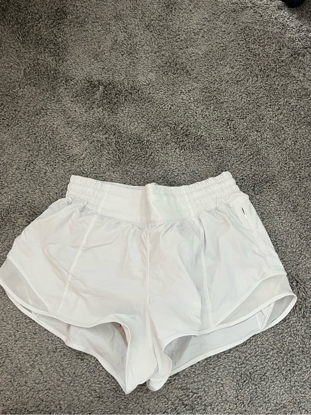 White Lululemon Hottie Hot Shorts 2.5 inch
